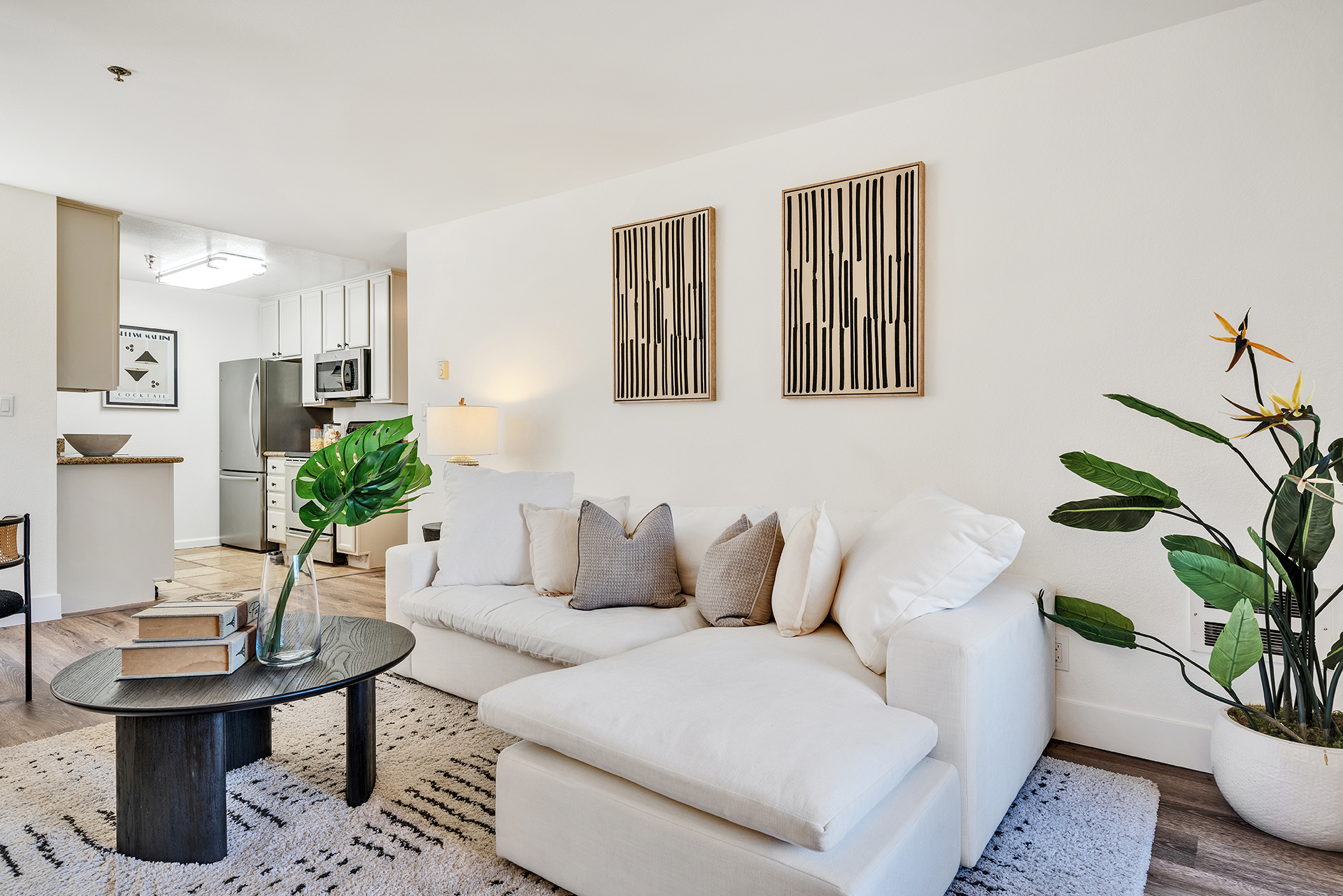 Living area, unit 318
