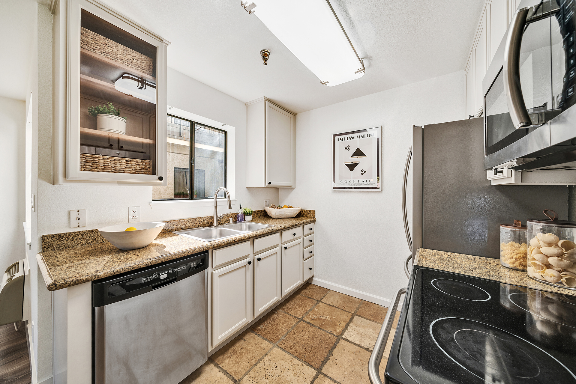 Kitchen, unit 318