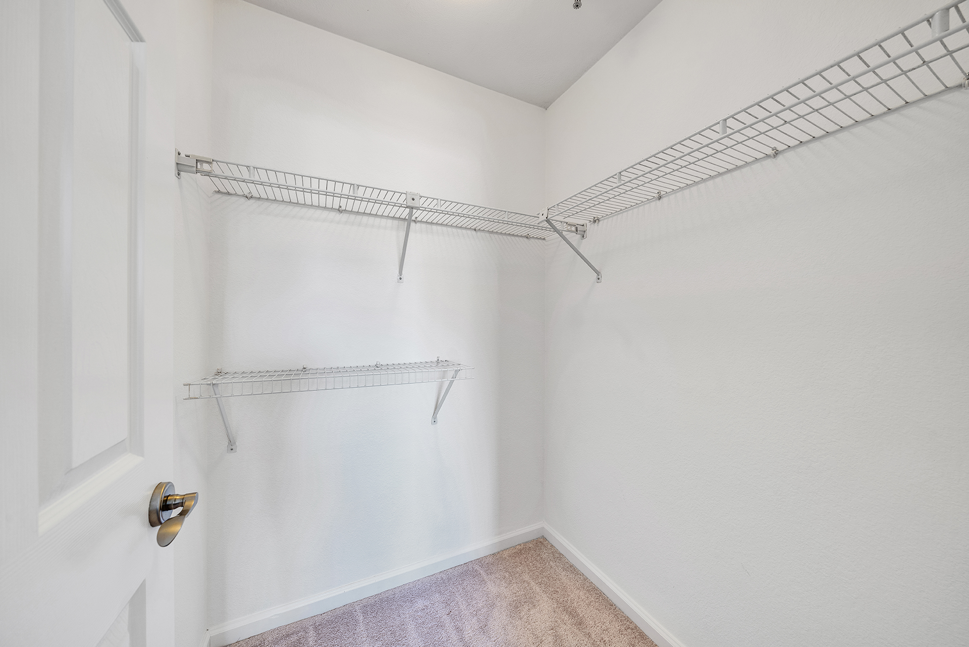 Walk-in closet, unit 318